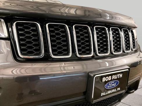 Used 2021 Jeep Grand Cherokee Laredo AWD/4WD image 30
