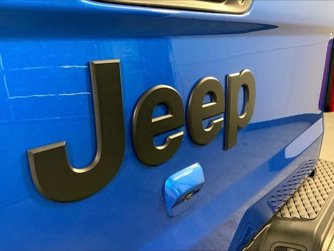 Used 2023 Jeep Gladiator Sport w/ Trailer Tow Package image 29