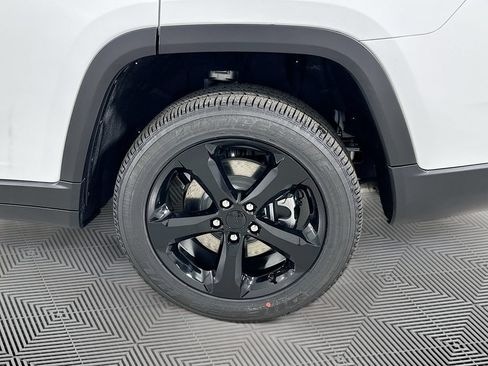 New 2025 Jeep Grand Cherokee L Altitude AWD/4WD image 16