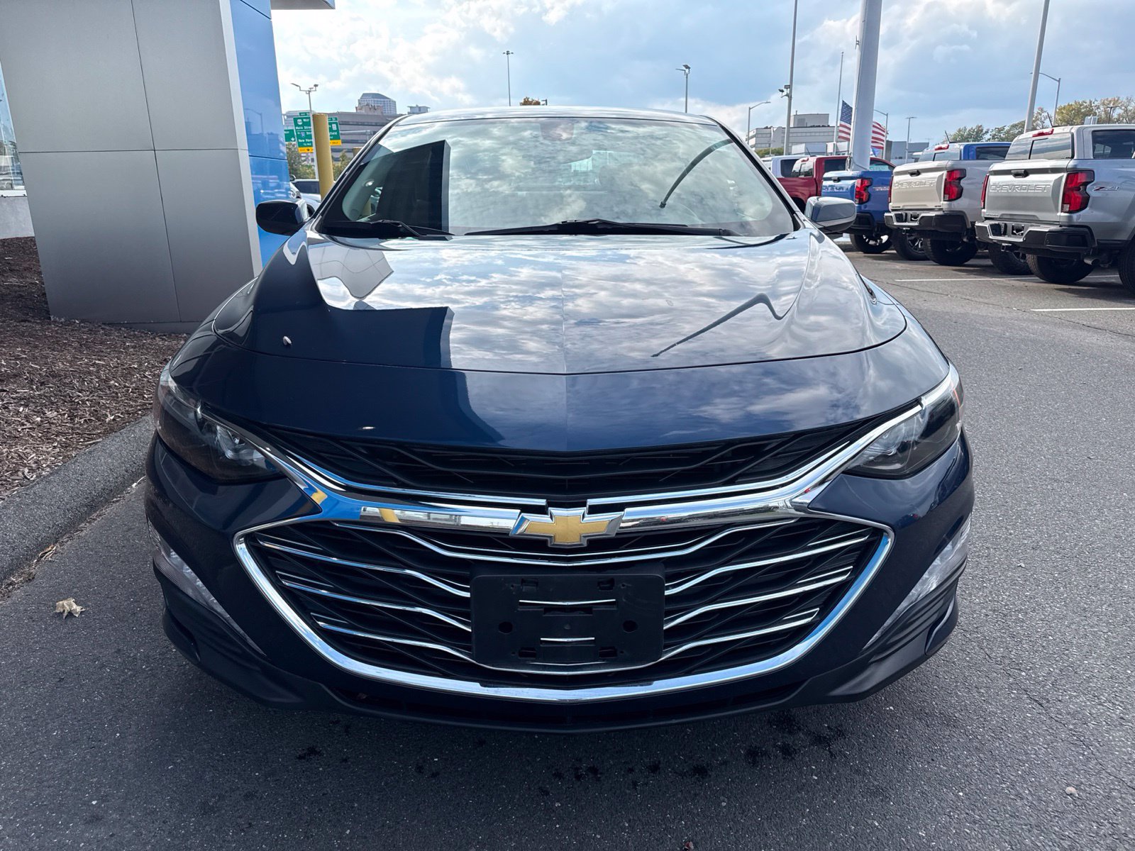 Used 2020 Chevrolet Malibu LT FWD image 3