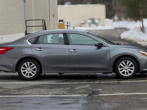 Used 2017 Nissan Altima 2.5 S w/ Power Driver Seat Package FWD image 6