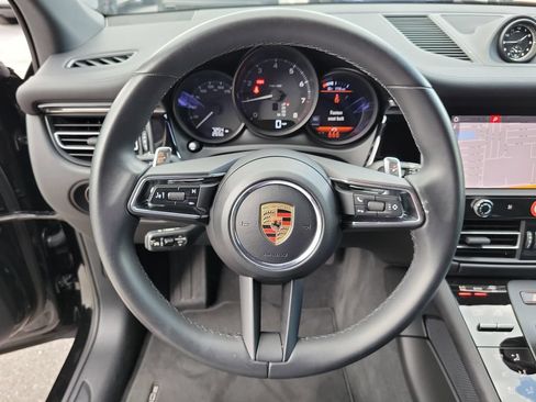 Certified 2025 Porsche Macan AWD/4WD image 35