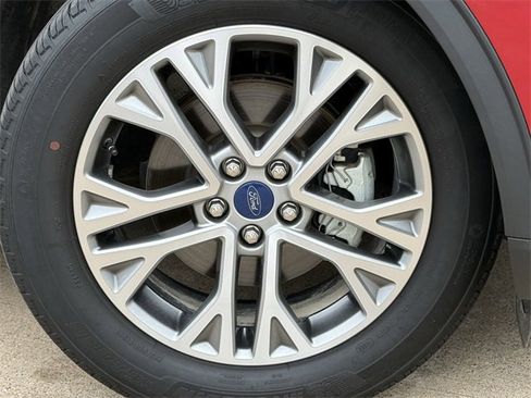 Used 2022 Ford Escape SEL image 8