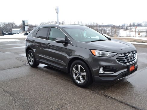 Used 2019 Ford Edge SEL w/ Equipment Group 201A image 3