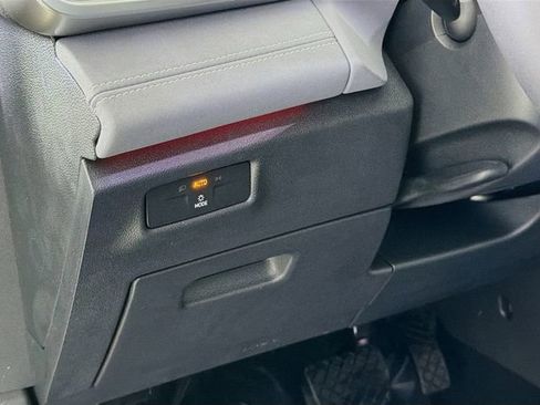 New 2026 Volkswagen Tiguan SE image 10