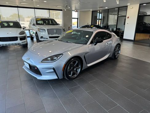 Used 2025 Toyota GR86 Premium w/ ALL Weather Mat Package (TMS) RWD image 1