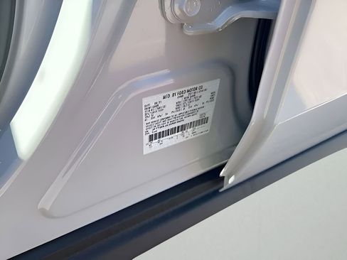 New 2025 Ford Maverick XLT w/ XLT Luxury Package image 27