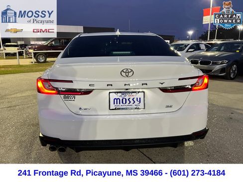 Used 2025 Toyota Camry LE image 4