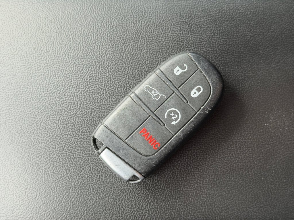 Used 2025 Dodge Durango GT AWD/4WD image 31