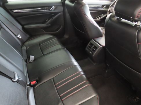 Used 2018 Honda Accord Sport image 28