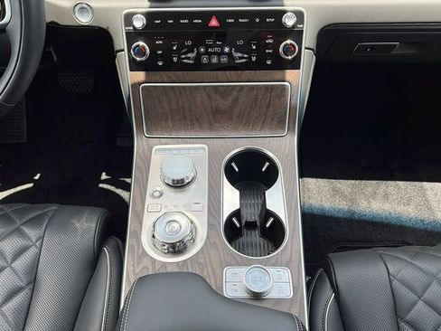 Certified 2025 Genesis GV80 3.5T Prestige AWD/4WD image 15