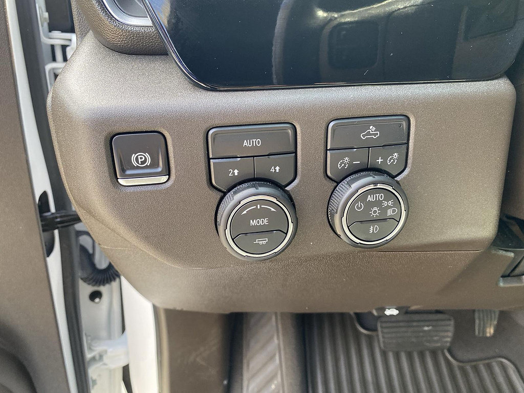Certified 2026 Chevrolet Silverado 1500 RST AWD/4WD image 42