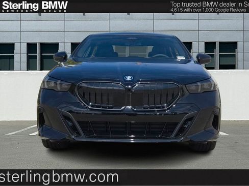 New 2026 BMW 550e xDrive w/ Premium Package image 2