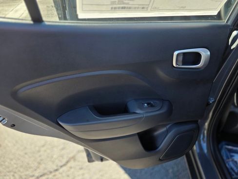 New 2026 Hyundai Venue SE image 16