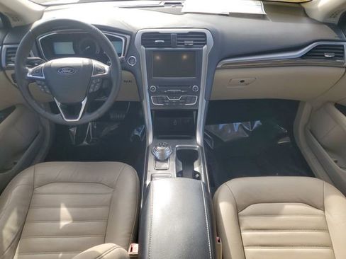 Certified 2018 Ford Fusion SE w/ Fusion SE Technology Package image 8