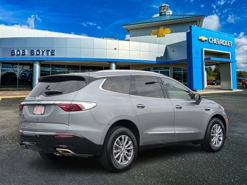 Used 2023 Buick Enclave Essence w/ LPO, Floor Liner Package FWD image 3