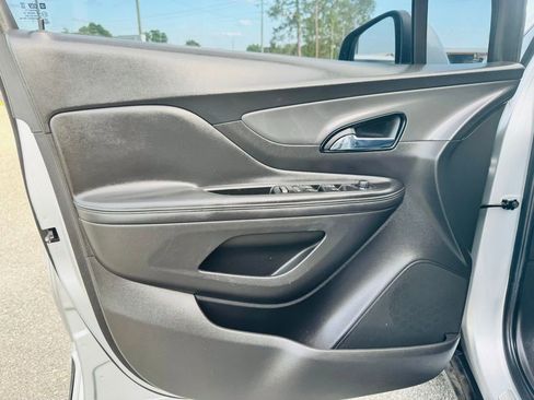 Used 2017 Buick Encore Preferred AWD/4WD image 10
