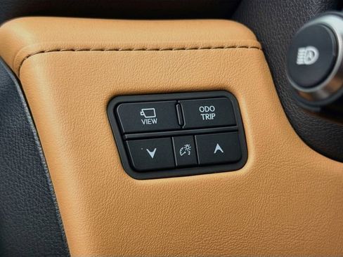 New 2026 Lexus LX 600 4WD w/ Luxury Package image 38