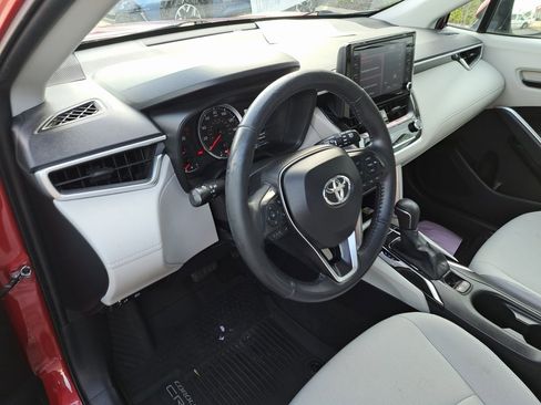 Used 2022 Toyota Corolla Cross LE image 10