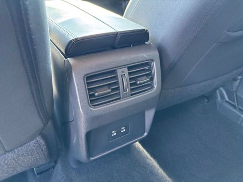 Used 2025 Nissan Rogue SV FWD image 24