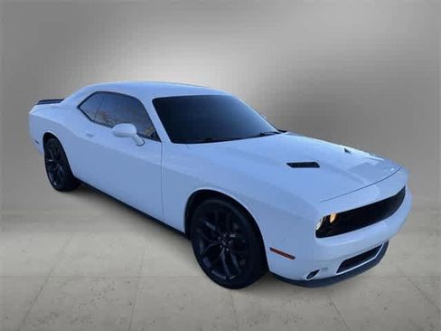 Used 2021 Dodge Challenger SXT w/ Driver Convenience Group image 8