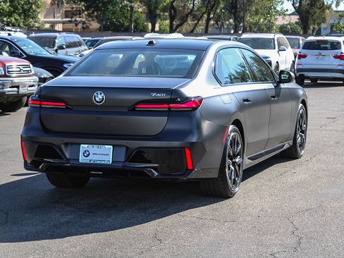 Used 2026 BMW 740i w/ Premium Package image 6