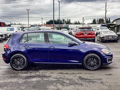 Used 2019 Volkswagen e-Golf SE w/ Driver Assistance Package image 10