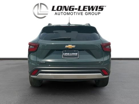 Used 2025 Chevrolet Trax LT FWD image 5