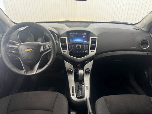 Used 2016 Chevrolet Cruze LT w/ Technology Package image 14