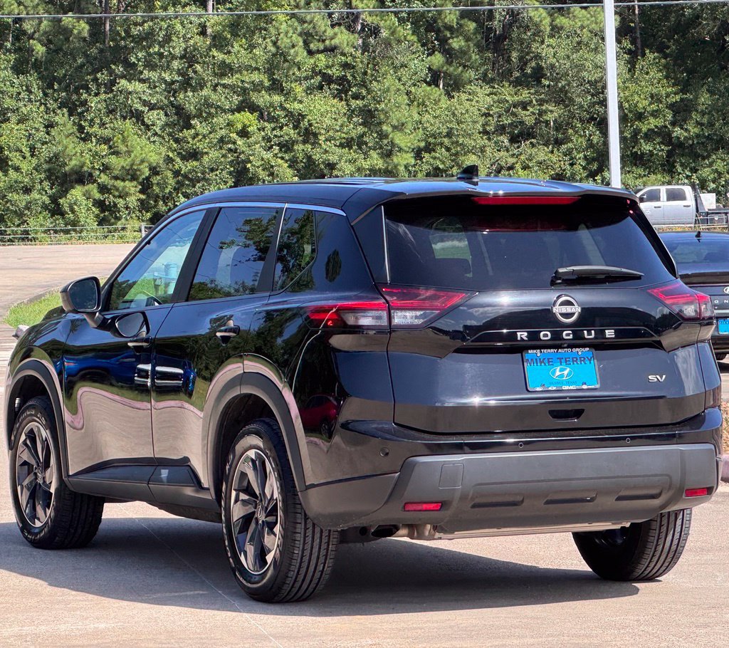 Used 2024 Nissan Rogue SV FWD image 12