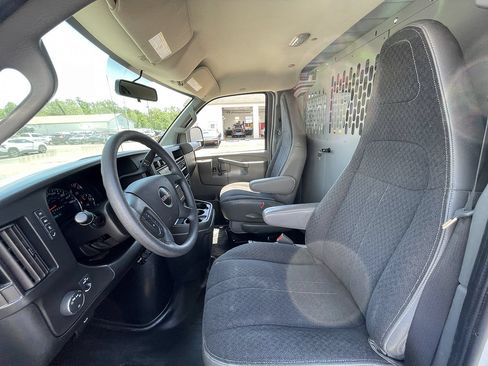 Used 2019 GMC Savana 2500 w/ Driver Convenience Package RWD image 26