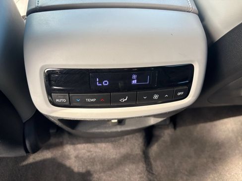 Used 2025 Hyundai Palisade SEL FWD image 25