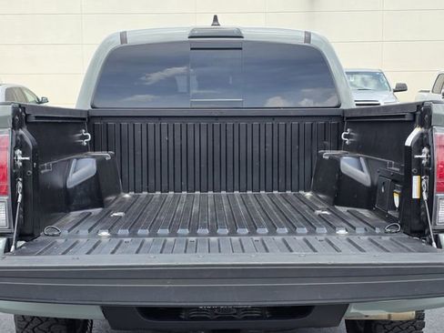 Used 2023 Toyota Tacoma TRD Off-Road w/ TRD Premium Off Road Package AWD/4WD image 29