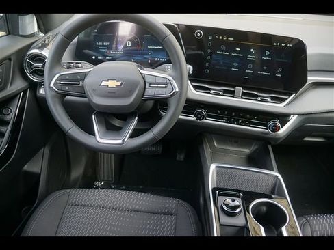 New 2026 Chevrolet Equinox LT AWD/4WD image 4