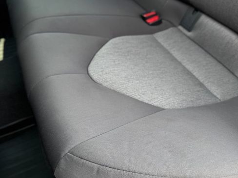 Used 2019 Toyota Camry LE FWD image 32