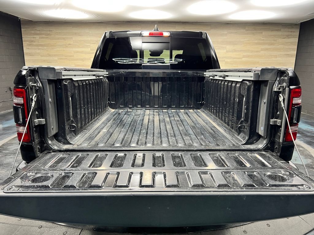 Used 2024 RAM 1500 Laramie AWD/4WD image 17