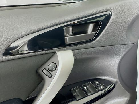 Used 2020 Mitsubishi Eclipse Cross LE image 20