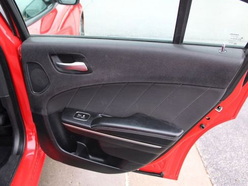 Used 2015 Dodge Charger SXT image 21