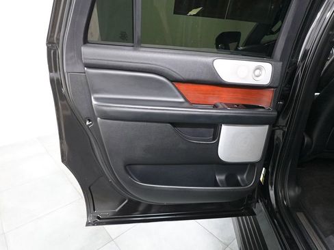 Used 2021 Lincoln Navigator L Reserve image 23