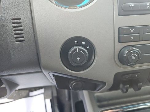 Used 2016 Ford F250 XLT w/ XLT Value Package image 35