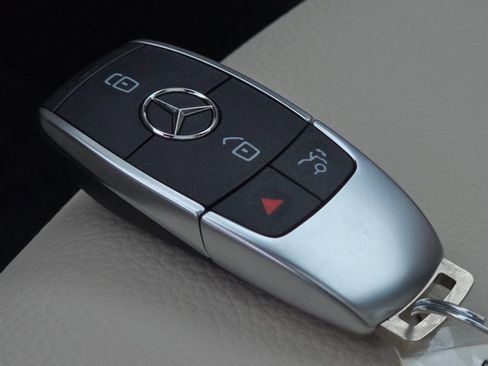 New 2026 Mercedes-Benz GLB 250 4MATIC image 37