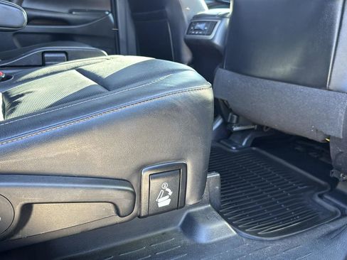 Used 2015 Toyota Highlander Limited image 27