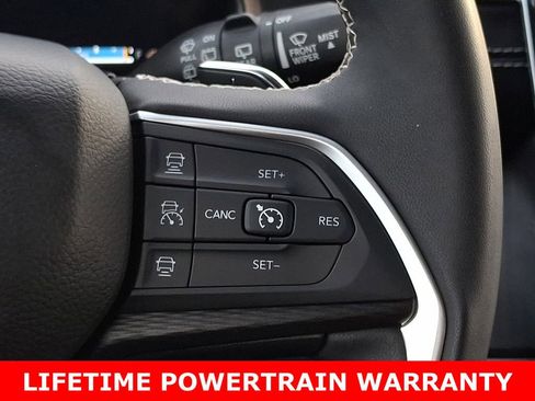 Used 2024 Jeep Grand Cherokee Altitude image 23