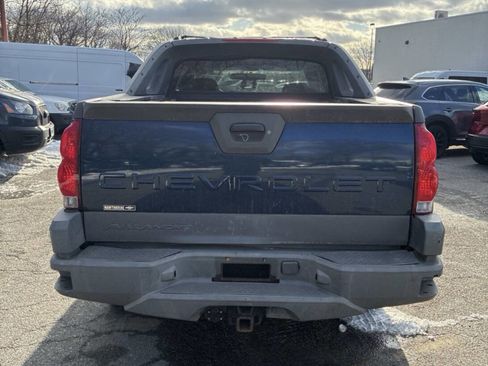 Used 2002 Chevrolet Avalanche 4x4 w/ Off-Road Suspension Pkg image 3