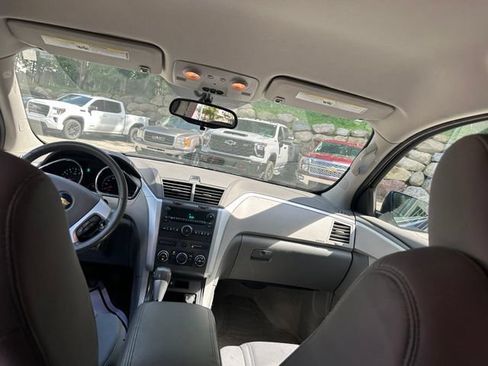 Used 2011 Chevrolet Traverse LT w/ Personal Connectivity Package AWD/4WD image 22
