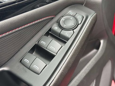 Used 2023 Chevrolet Traverse RS AWD/4WD image 16