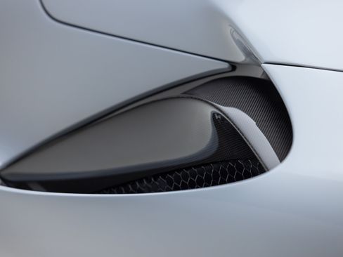 Used 2024 Ferrari SF90 Spider image 46