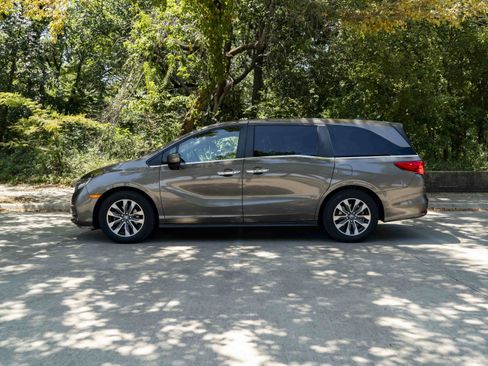 Used 2022 Honda Odyssey EX-L image 6