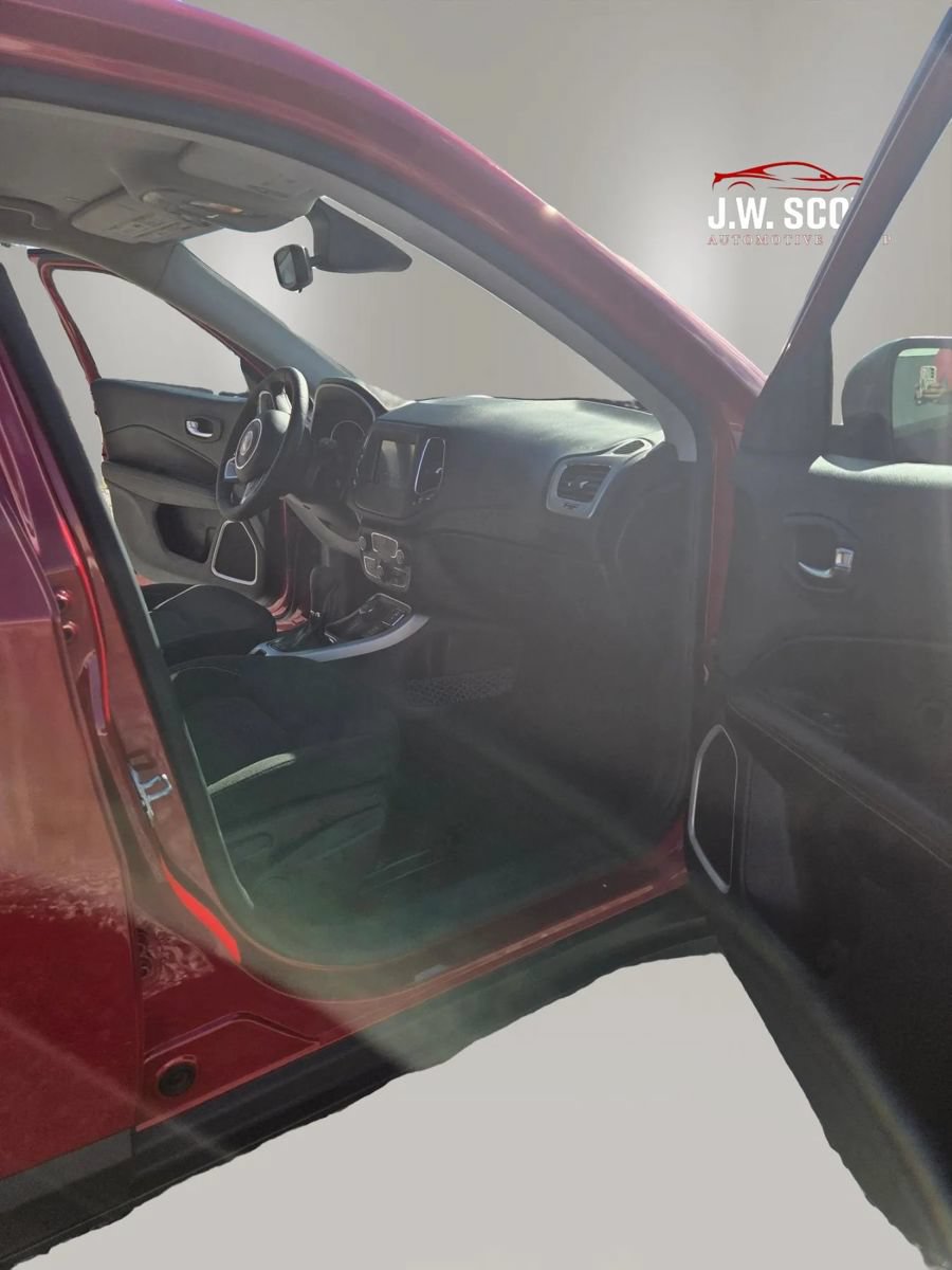 Used 2019 Jeep Compass Sport w/ Cold Weather Group AWD/4WD image 10