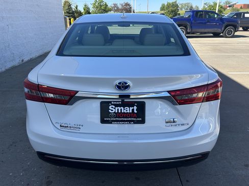 Used 2016 Toyota Avalon Limited w/ Toyota Safety Sense Package FWD image 5
